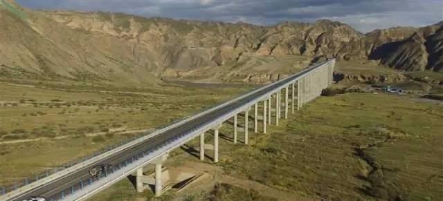 青海省尕玛羊曲黄河大桥伸缩装置工程