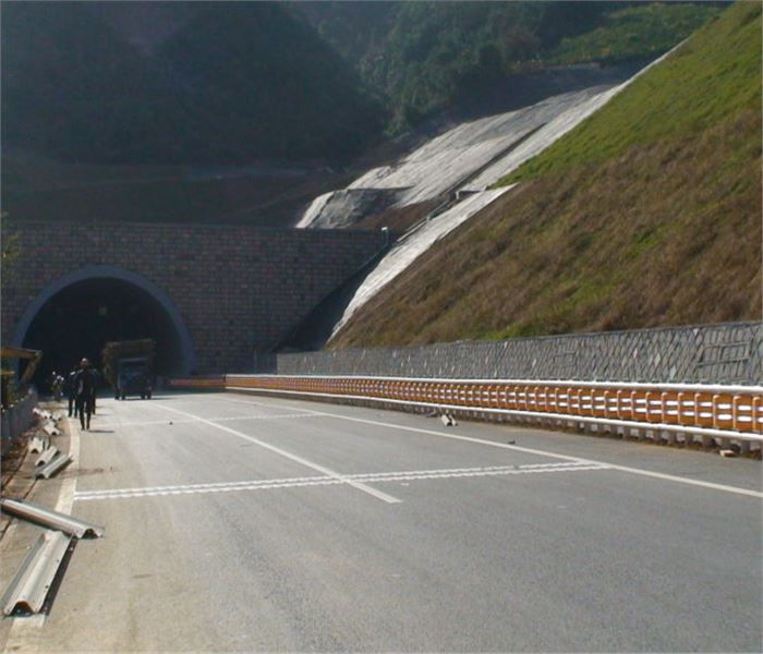 旋转护栏安装工程